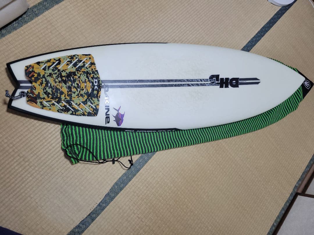 DHD サーフボード 5'6\