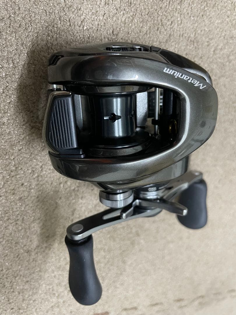 20メタニウムXG ベイトリール 右ハンドル【美品】