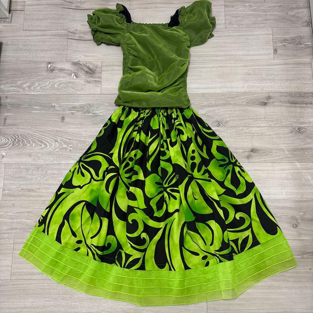 【美品】フラダンス　ブルーヘブンカンパニー　おまけ込み3点セット① 合計4着あり