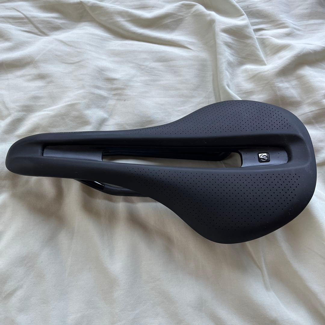 美品Bontrager Verse Pro サドル 145mm カーボンレール