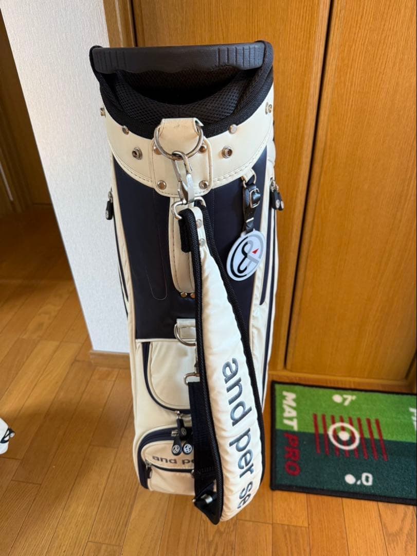 and per se キャディバッグ ホワイト・ネイビー