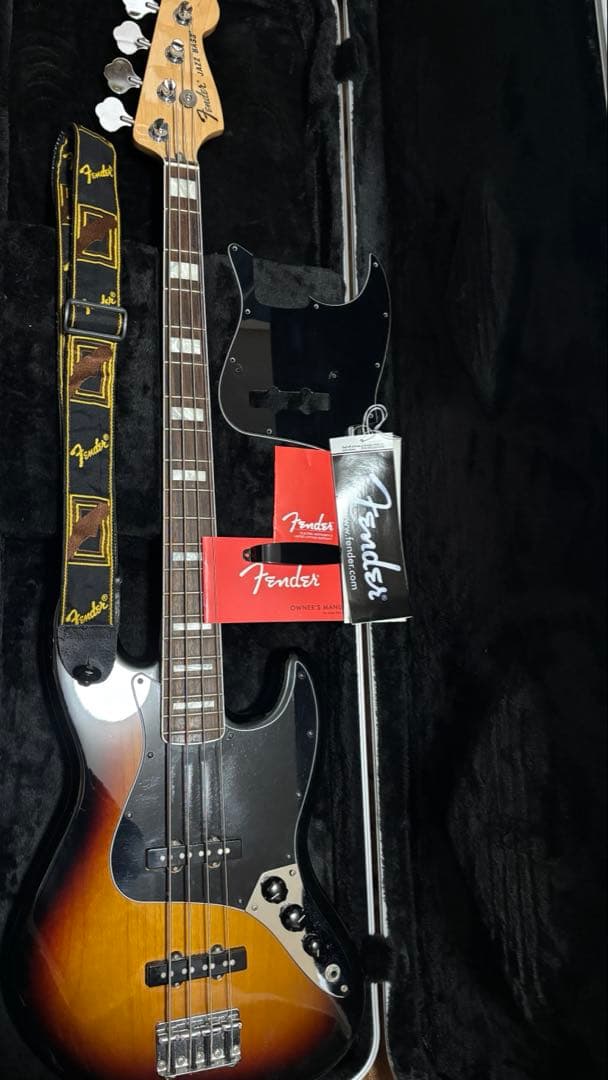 ベース Fender Vintera '70s Jazz Bass