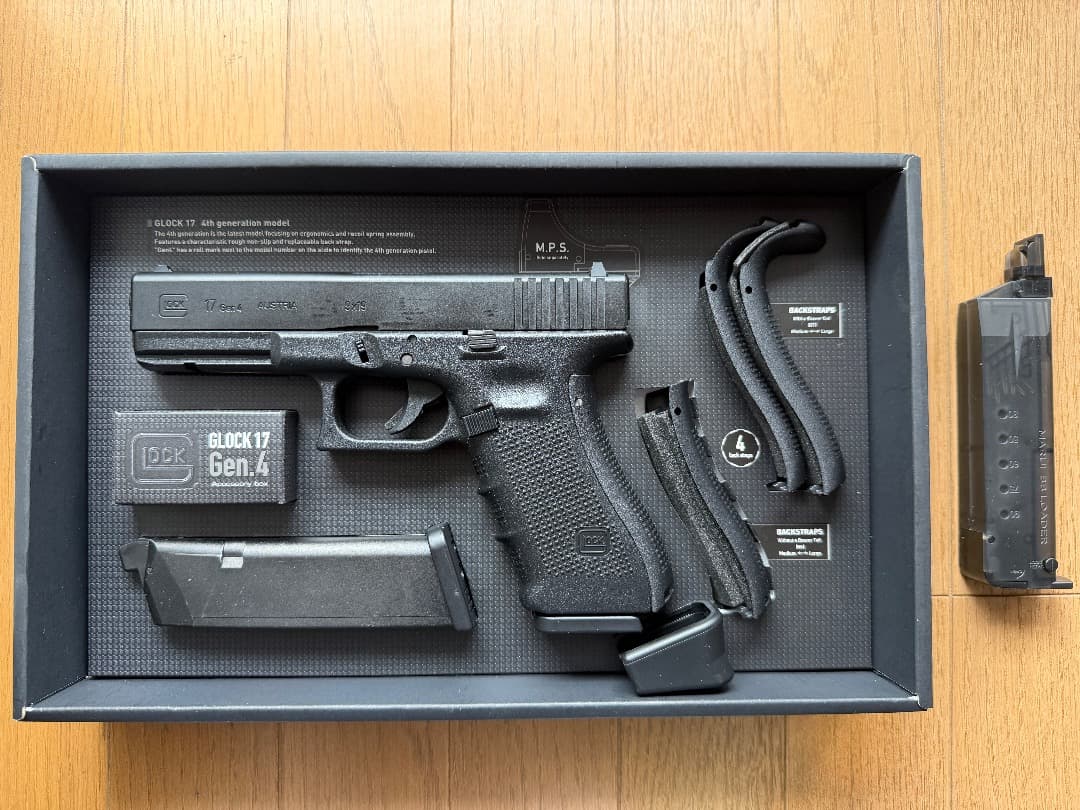 カ*ロ様 GLOCK 17 Gen.4 ガスブローバック(マガジン2本) 値下げ