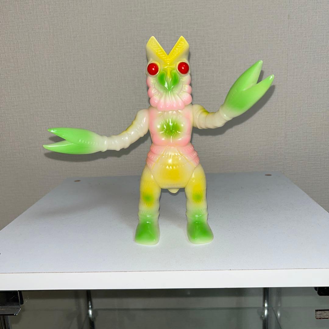 ブルマァク バルタン星人 蓄光