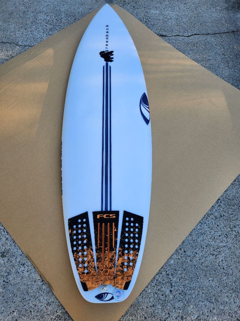 シャープアイサーフボード　CHEAT CODE. モデル