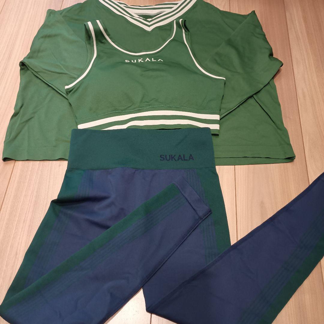 新作SUKALAブラトップ付きネックプルオーバーシャドーストライプメランジレギン