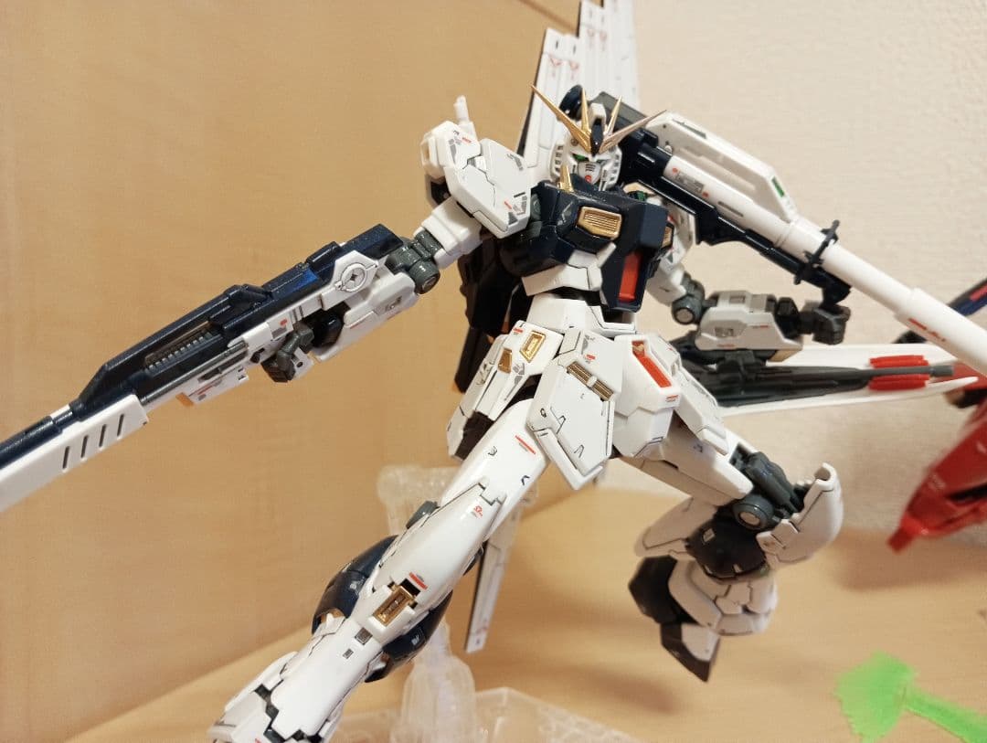 き*ー様 RGνガンダム　サザビー　スペシャルコーティング風塗装品　紅白セット