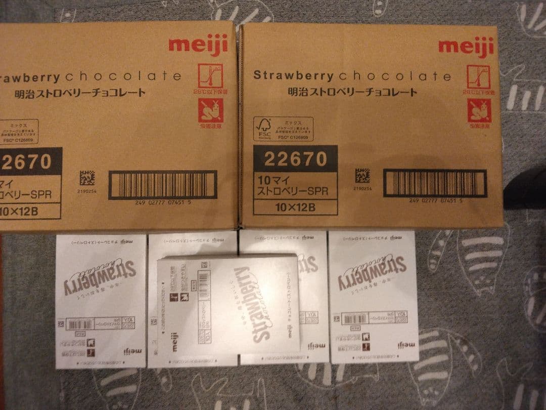 明治　Strawberry chocolate 290個