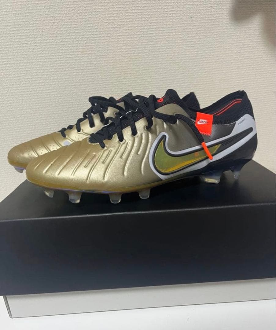 Nike ティエンポレジェンド10ゴールド