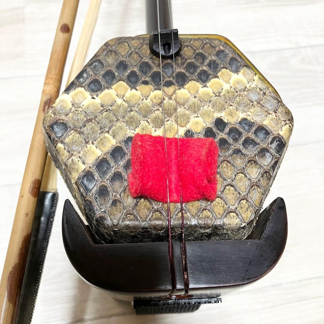 紅木　古月琴坊　蛇皮　本革　高級 二胡 中国 弦楽器 彫刻 民族楽器 付属品多数