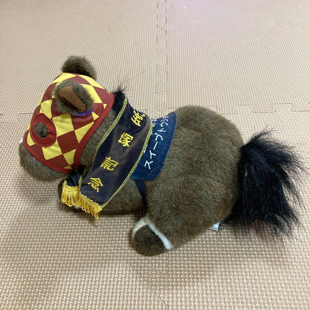 スイープトウショウ　ぬいぐるみ　競馬