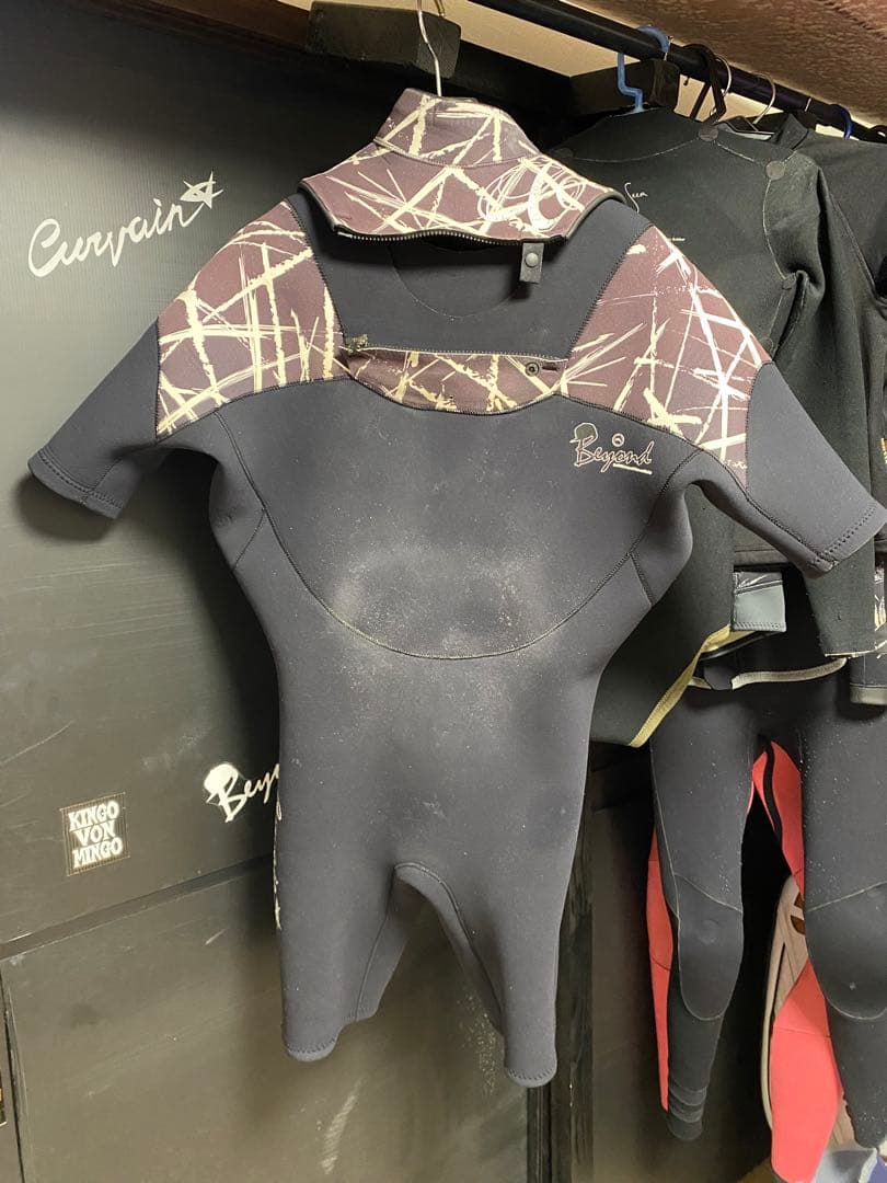 カーバイン☆Bergsund ☆スプリングウェットスーツ