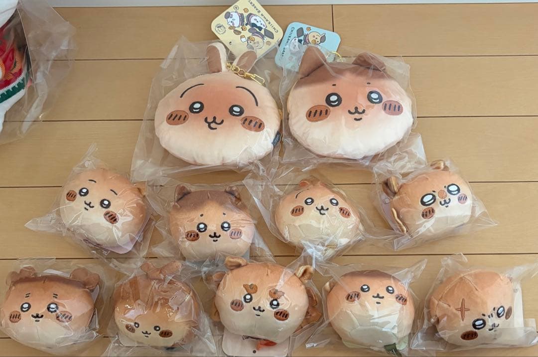 ちいかわ　パンみたいなもちもちマスコット　全9種　フルコンプ　ポーチ