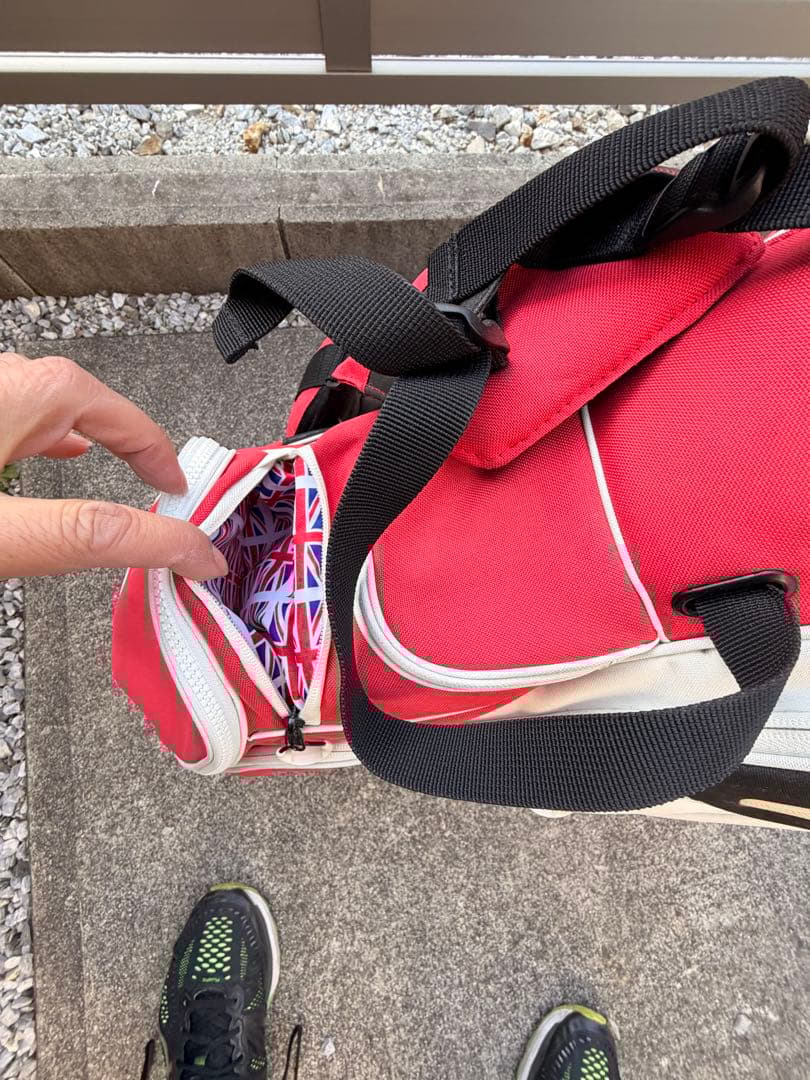 TaylorMade ゴルフバッグ 赤/白 スタンド付き