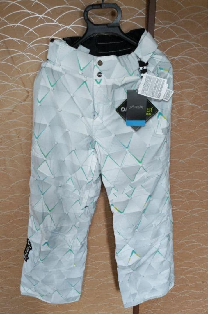 a 新品タグ付き Phenix フェニックス パンツ