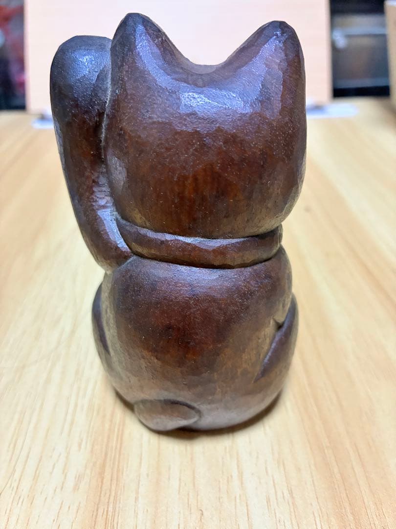 招き猫　木彫り