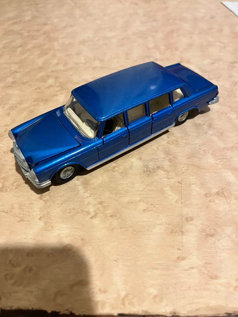 リムジン ベンツ600プルマン　DINKY TOYS 本体のみ