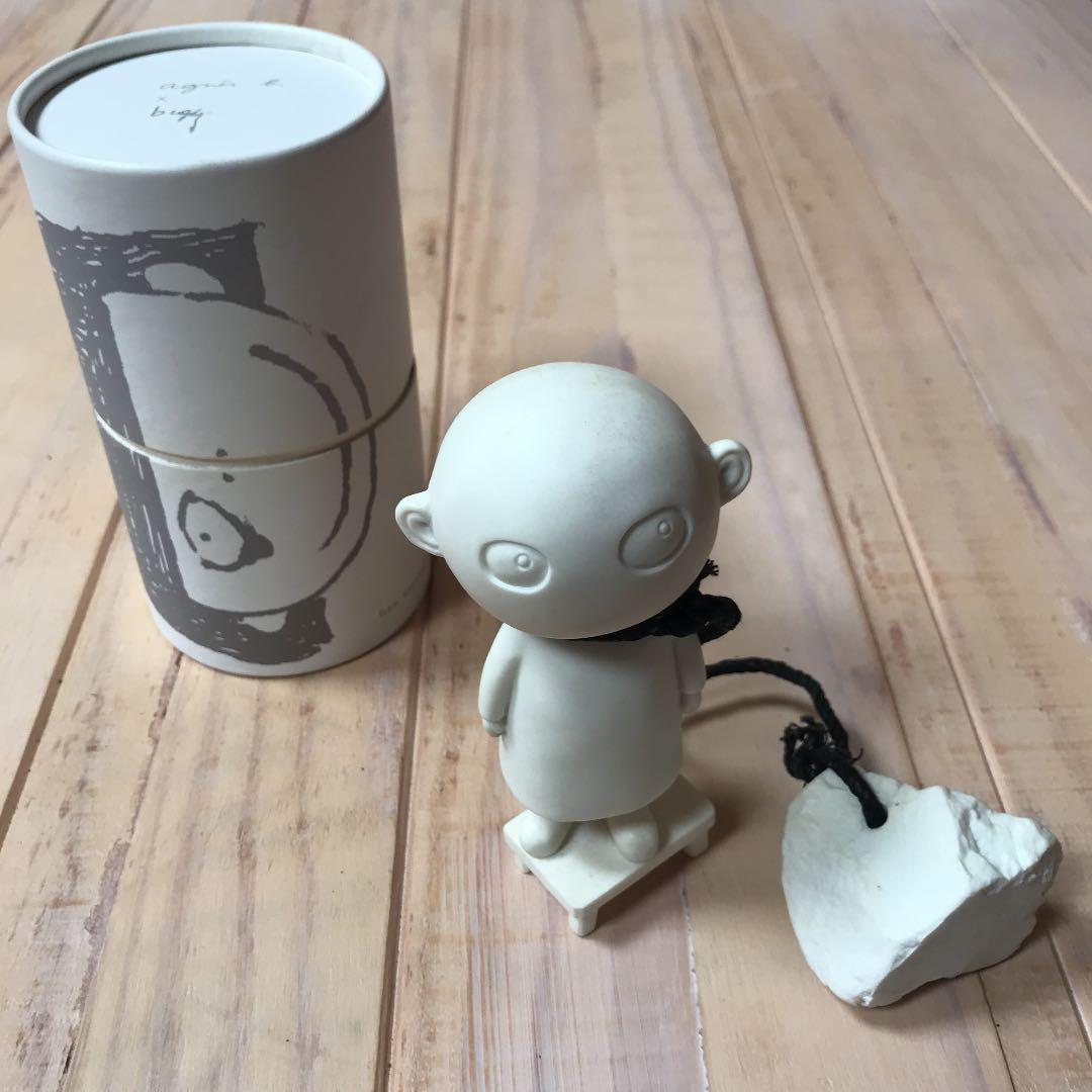 Agnes b、アーティストとコラボしたオブジェ