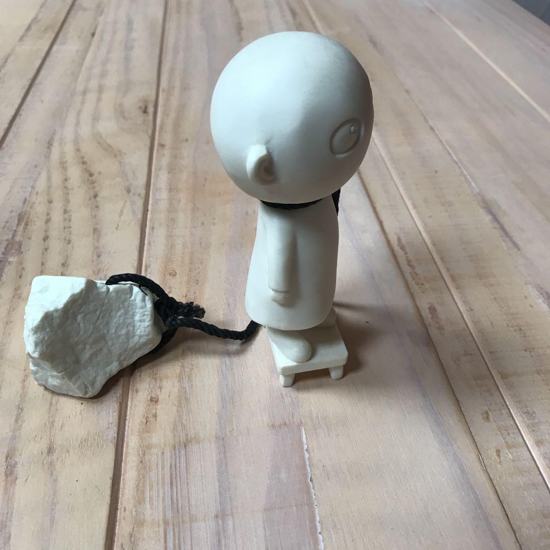 Agnes b、アーティストとコラボしたオブジェ