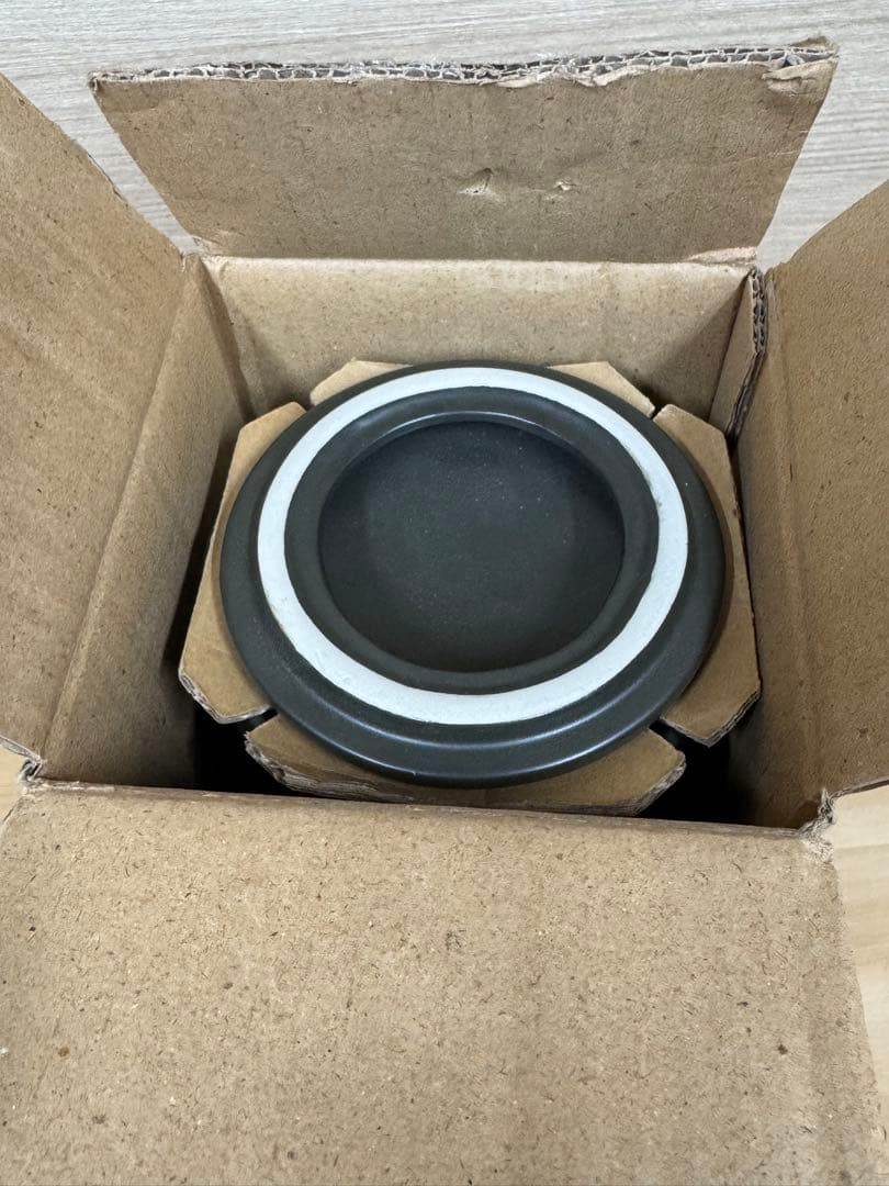 【未使用】遠赤外線 2L 焼酎サーバー　陶器製 木製台座・真鍮コック付き