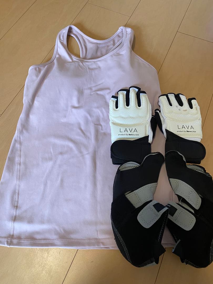 未使用　LAVA ボクシンググローブとタンクトップセット
