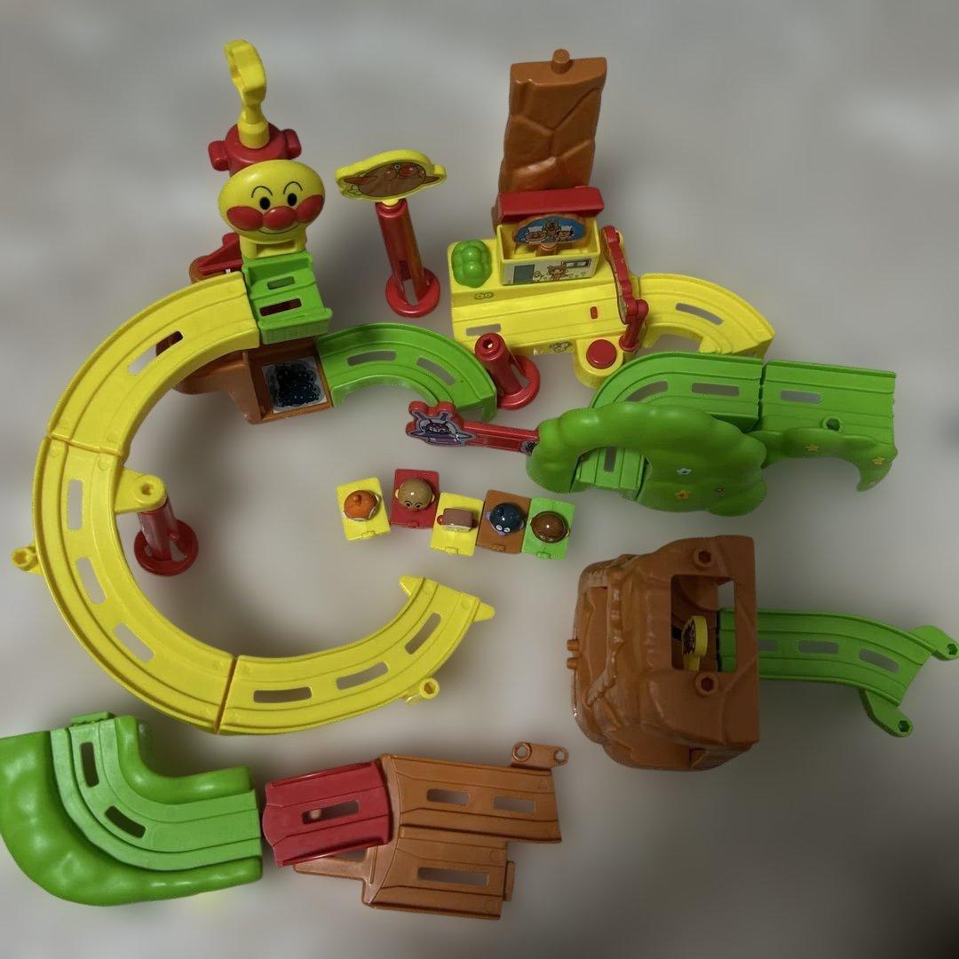 アンパンマンランド　トロッコ　食玩　乗り物玩具　 フィギュア