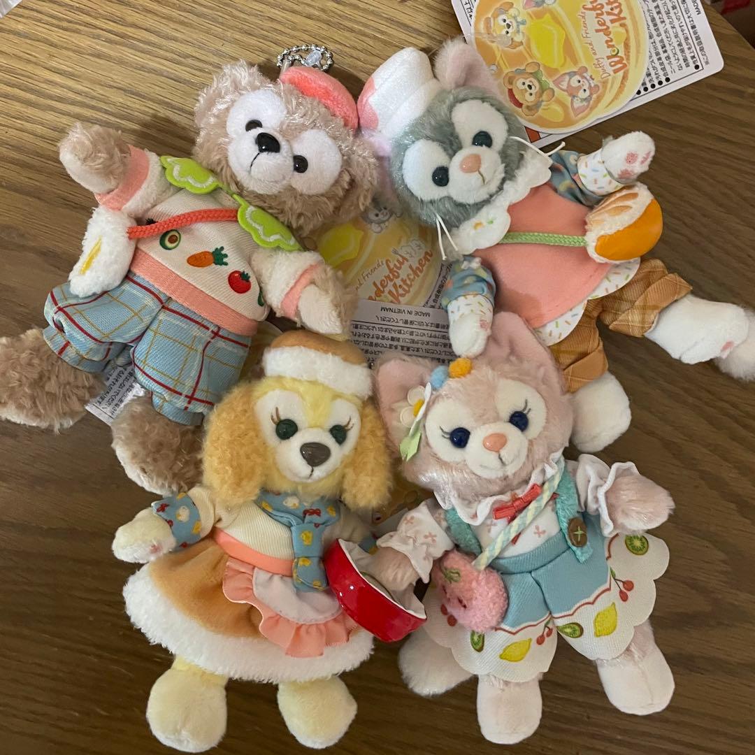 新商品　東京ディズニーシー　ワンダフルキッチン　ぬいぐるみバッジ 4点セット