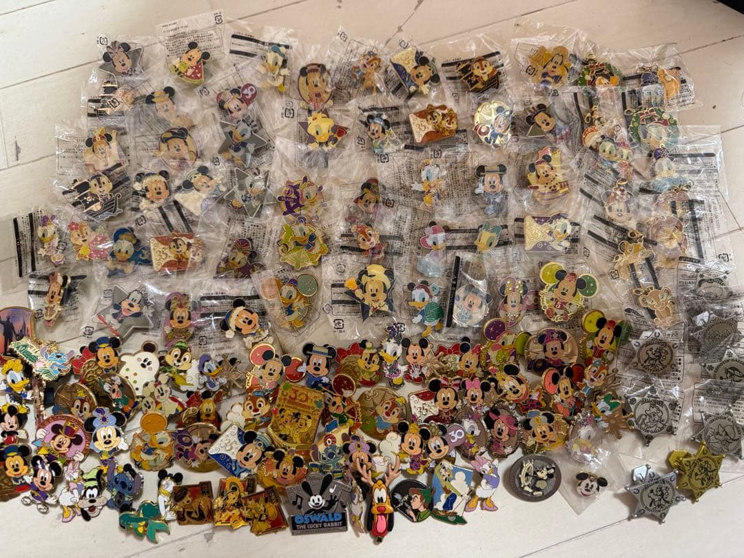 ディズニー ピンバッジ 缶バッジ 他 まとめ売り