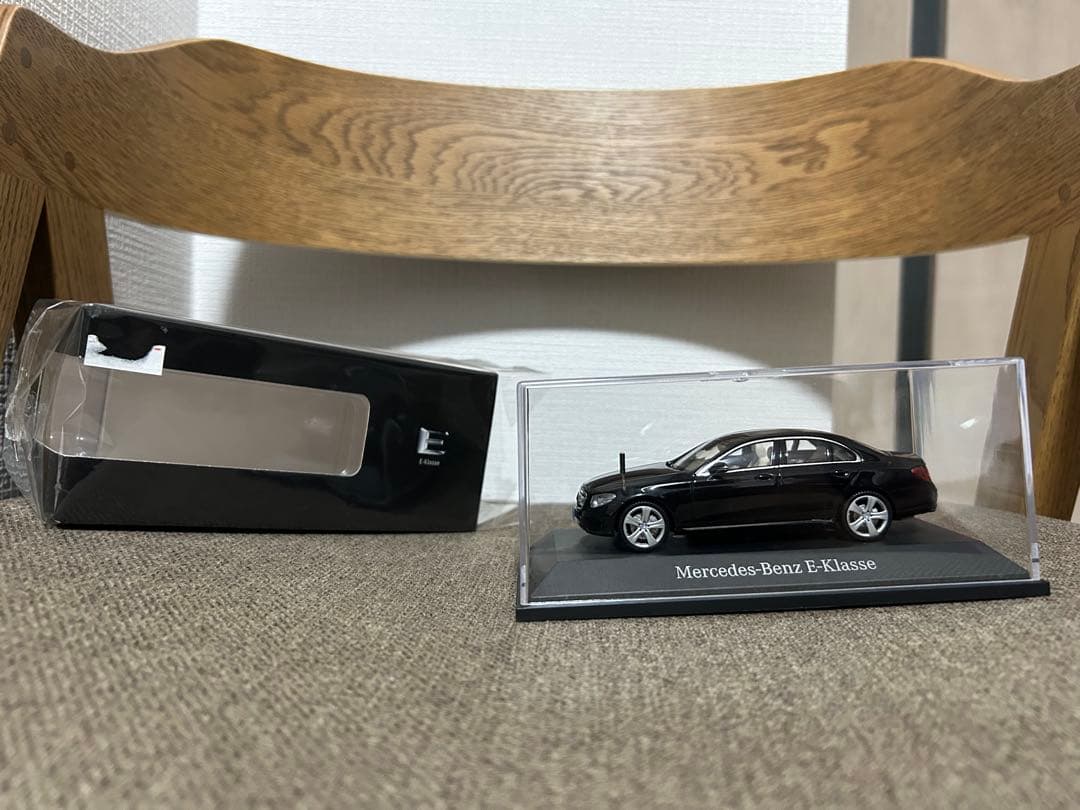 メルセデスベンツ Eクラス 1/43 W213 外交官仕様　カスタム品