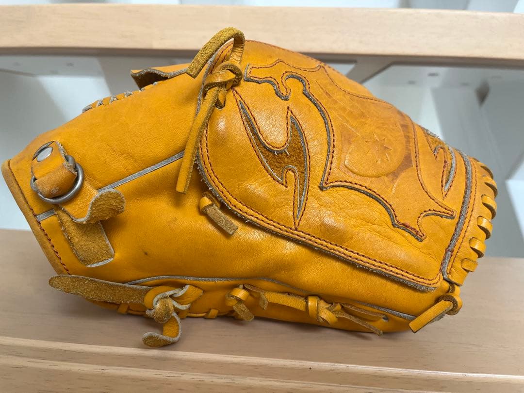 ダルビッシュ有モデル　asics 軟式グローブ 北海道デザイン　袋付き