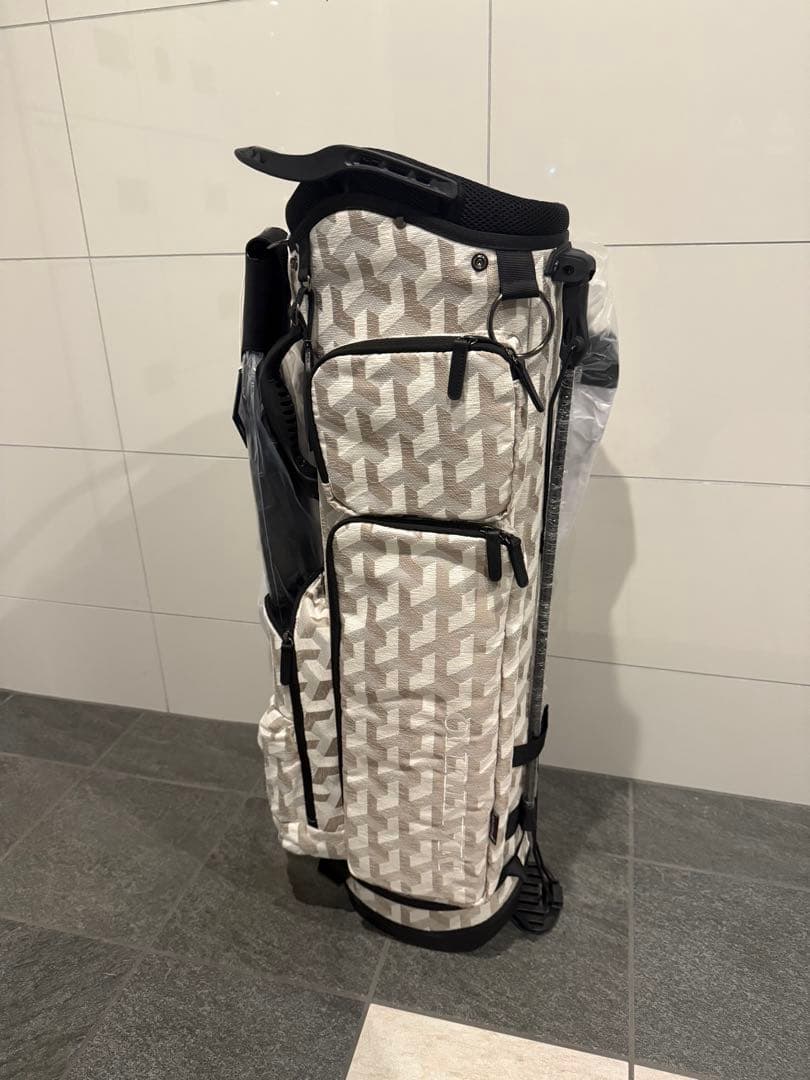 マニウノ MANIUNO キャディバッグ ホワイトグレー　定価13万
