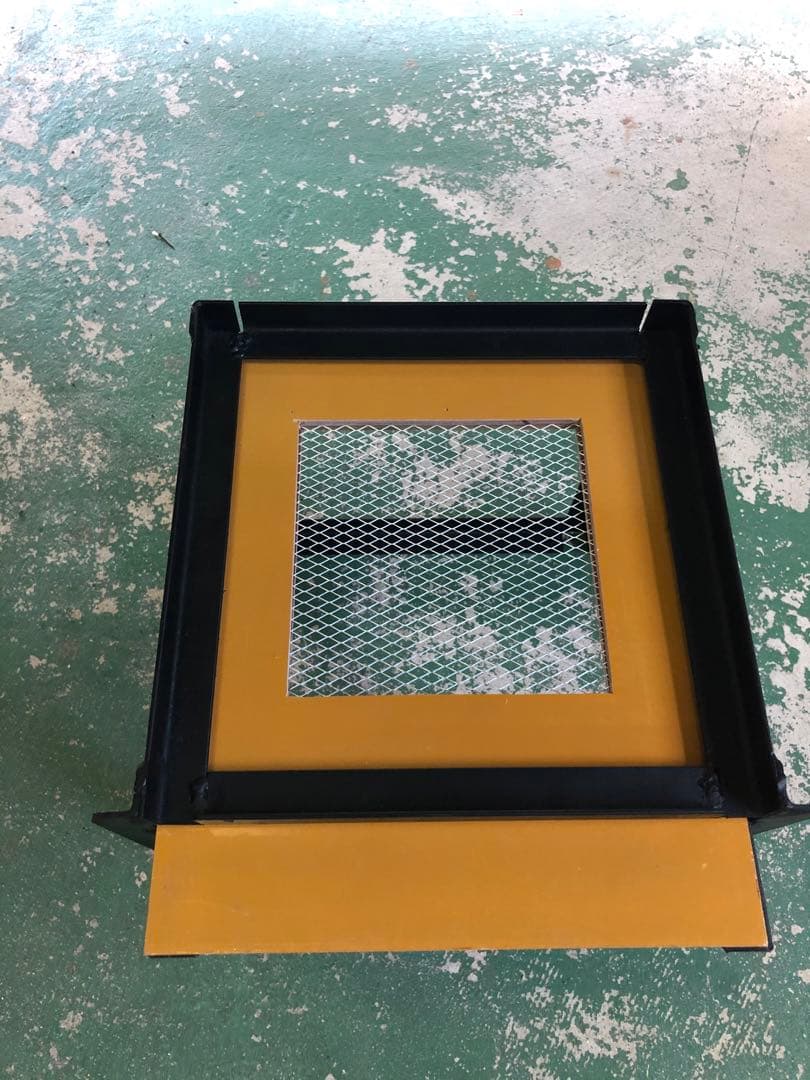 日本蜜蜂 重箱用巣箱台 30cm用 メッシュ底板セット