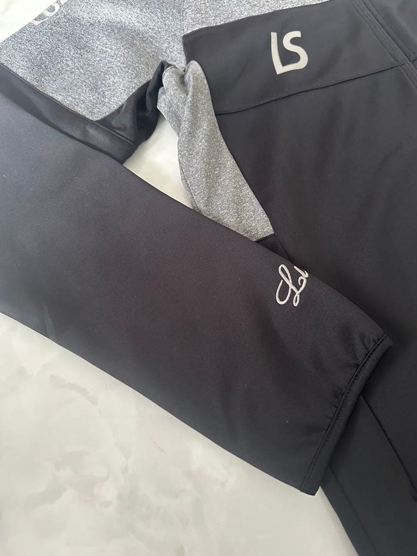 ルースイソンブラ　スポーツジャージセット ブラック/グレー