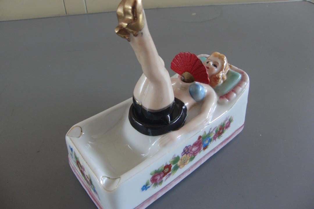 レア　５０’ｓヴィンテージピンナップガール灰皿