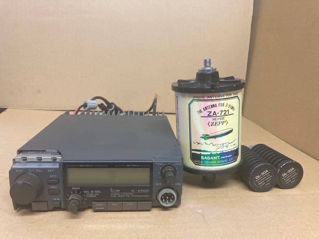 icom ＩＣ-2500 トランシーバー　ジャンク外部破損箇所あり