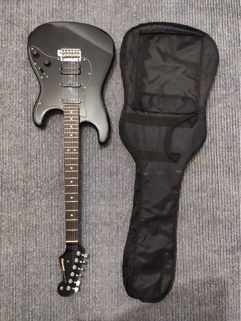 フェルナンデス　ブラックエレキギター ストラトキャスタータイプ