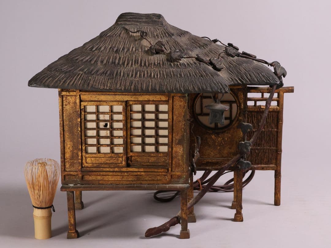 金工 銅製 葛屋灯篭 茅葺屋根 置灯籠 日本家屋 置物 ランプ【MA614】