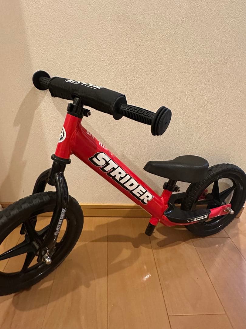 美品　STRIDER ストライダー　12インチ　赤