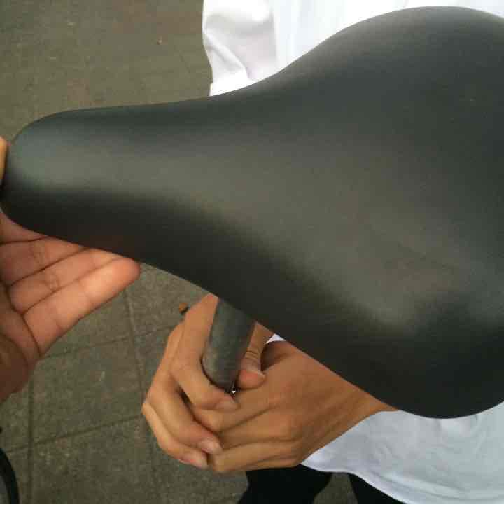 自転車サドル（低反発使用）自転車本体付き