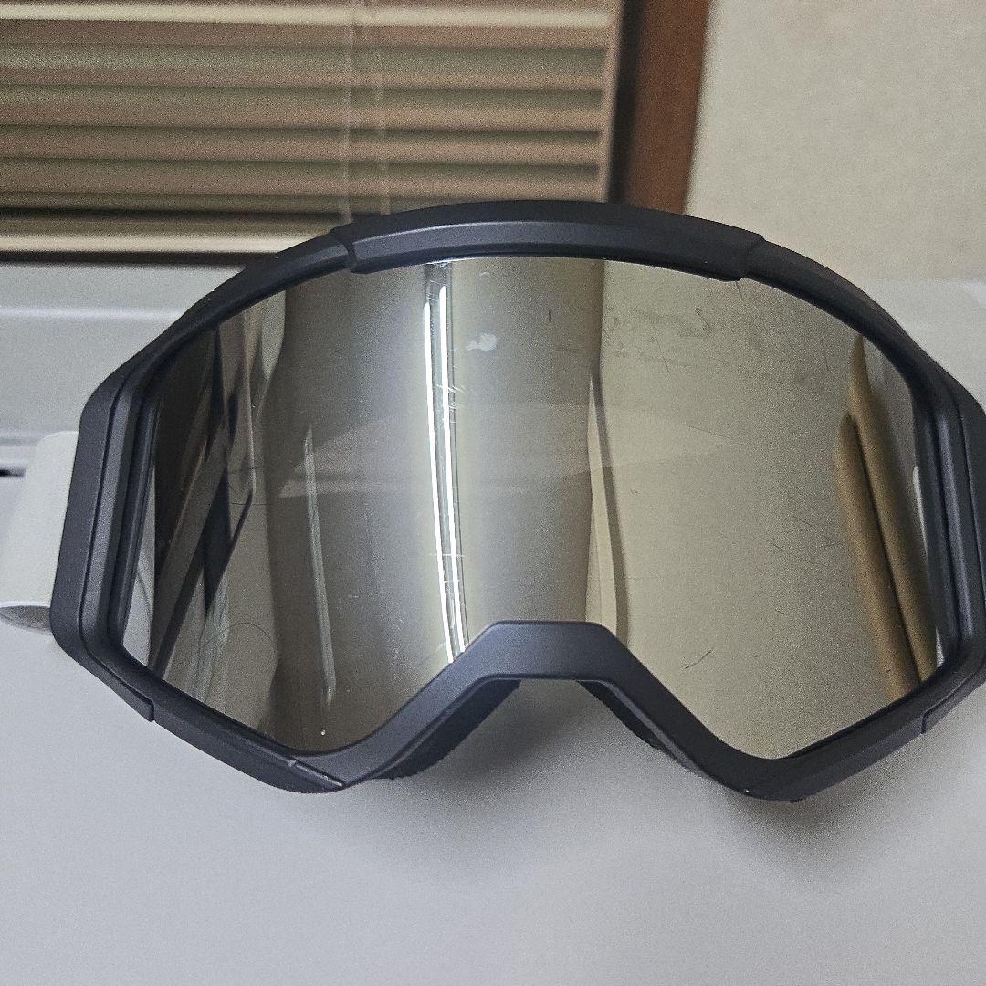 スポーツゴーグル