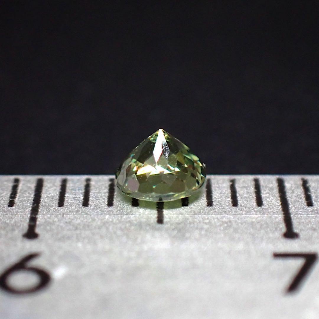 【マダガスカル/アンバンジャ産】デマントイドガーネット