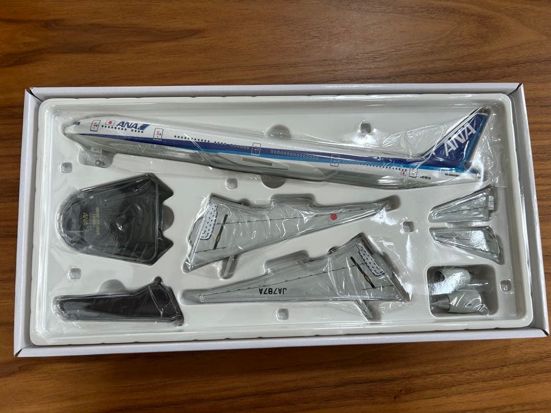BOEING 777-300ER ANA スーパーサウンド　1/200 未使用