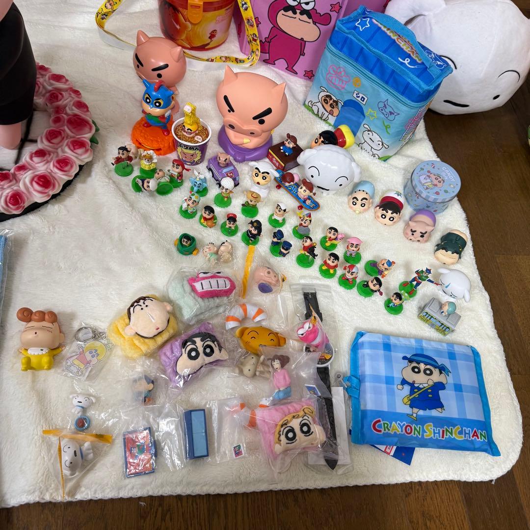 クレヨンしんちゃん　グッズ　フィギュア　ぬいぐるみ　まとめ売り