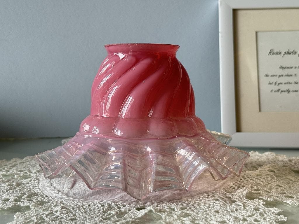 ⑦ 英国アンティーク　ピンクとオパールセンド　ランプシェード フリル