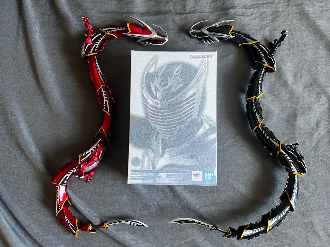 S.H.Figuarts 真骨彫製法 仮面ライダー龍騎 龍牙 ドラグレッダー