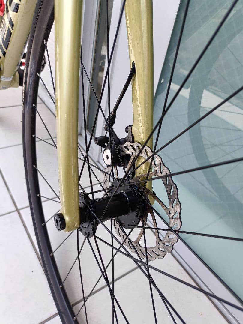 極美品　MERIDA　スクルトゥーラ200 シャンパンゴールド