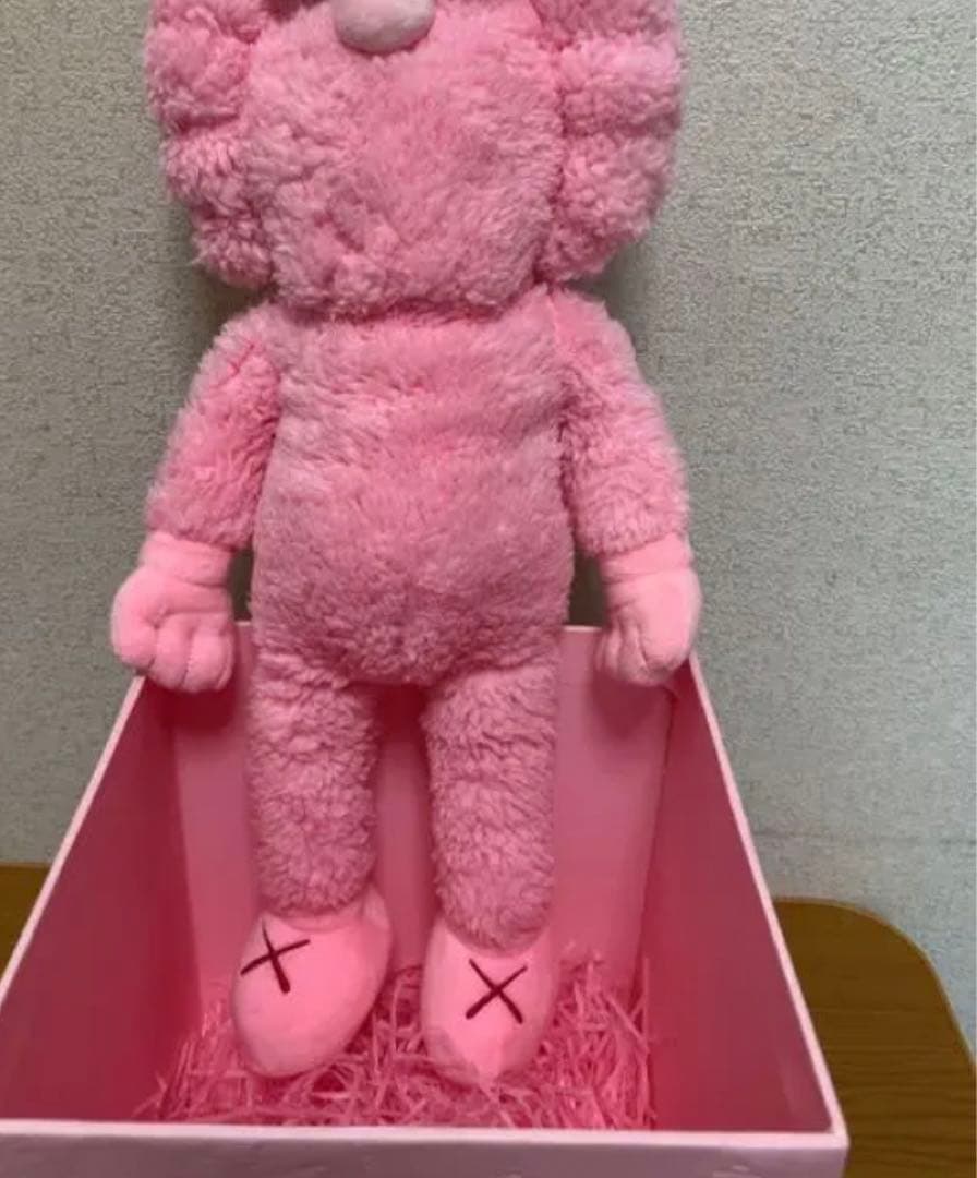 世界限定3000体 KAWS BFF Plush pink