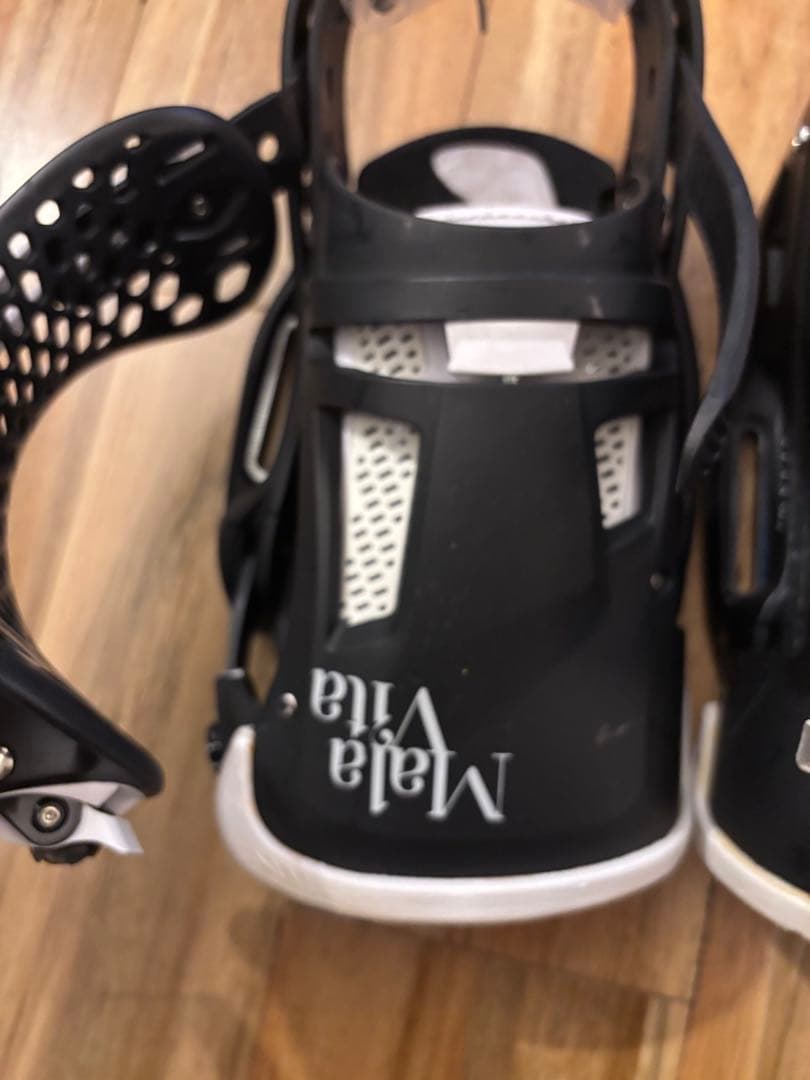 Maja Vira スノーボードビンディング