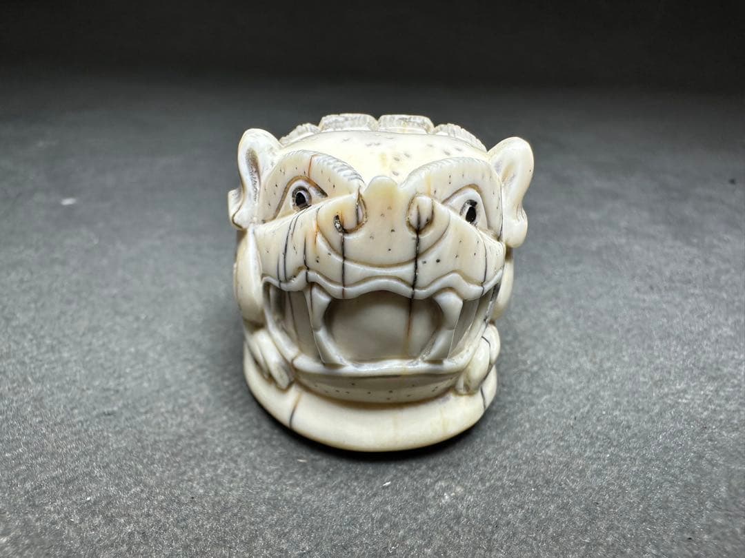 極上　鯨歯　抹香鯨歯　根付　天然素材　アンティーク　和彫　置物　骨董　飾り物