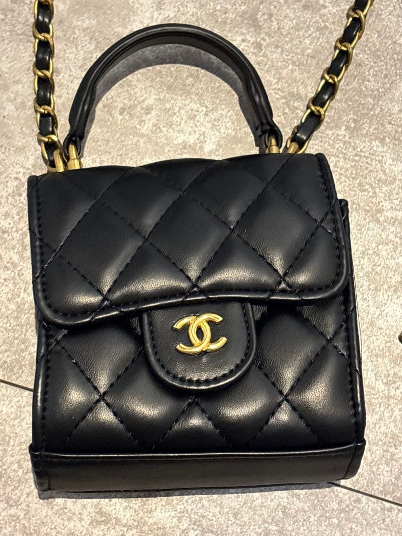 【期間限定お値下げ】CHANEL ノベルティ ブラックレザーショルダーバッグ